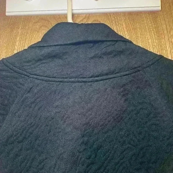 Juicy Couture Sport Black Textured Cropped Sweatshirt Funnel Collar Size Medium - Picture 3 of 12